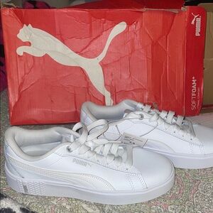 Bnib Puma Smash platform sneakers white 7.5 women’s size
